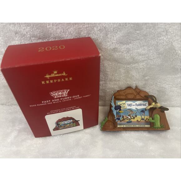 Hallmark Keepsake Looney Tunes Fast And Furry-Ous Ornament 2020 - Picture 1 of 8